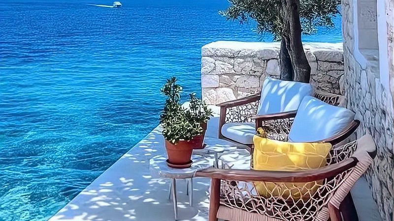 一幅挂画导致虚假宣传？青岛咖啡店：海景照系装饰画不会撤掉