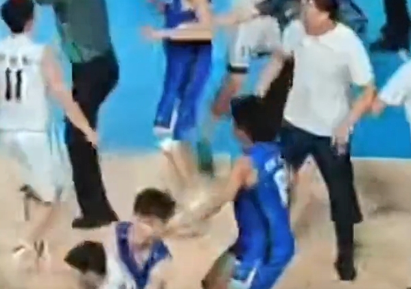 中国篮协通报辽宁山东U21群殴事件