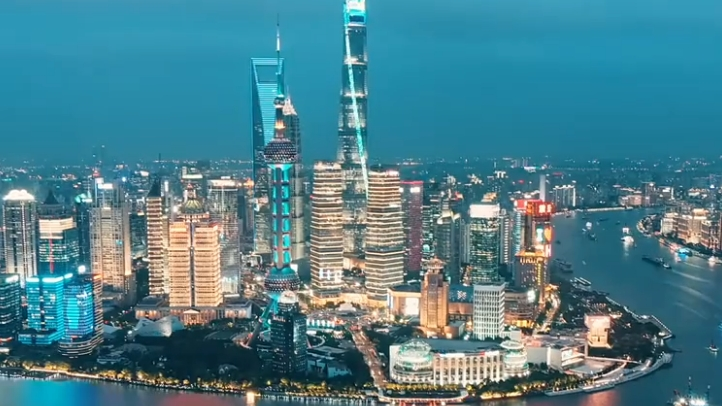 科技与人文携手绽放，传统与未来并肩前行！今日20:00档，《2025中国·AI盛典》，一起在上海共赴美好未来！