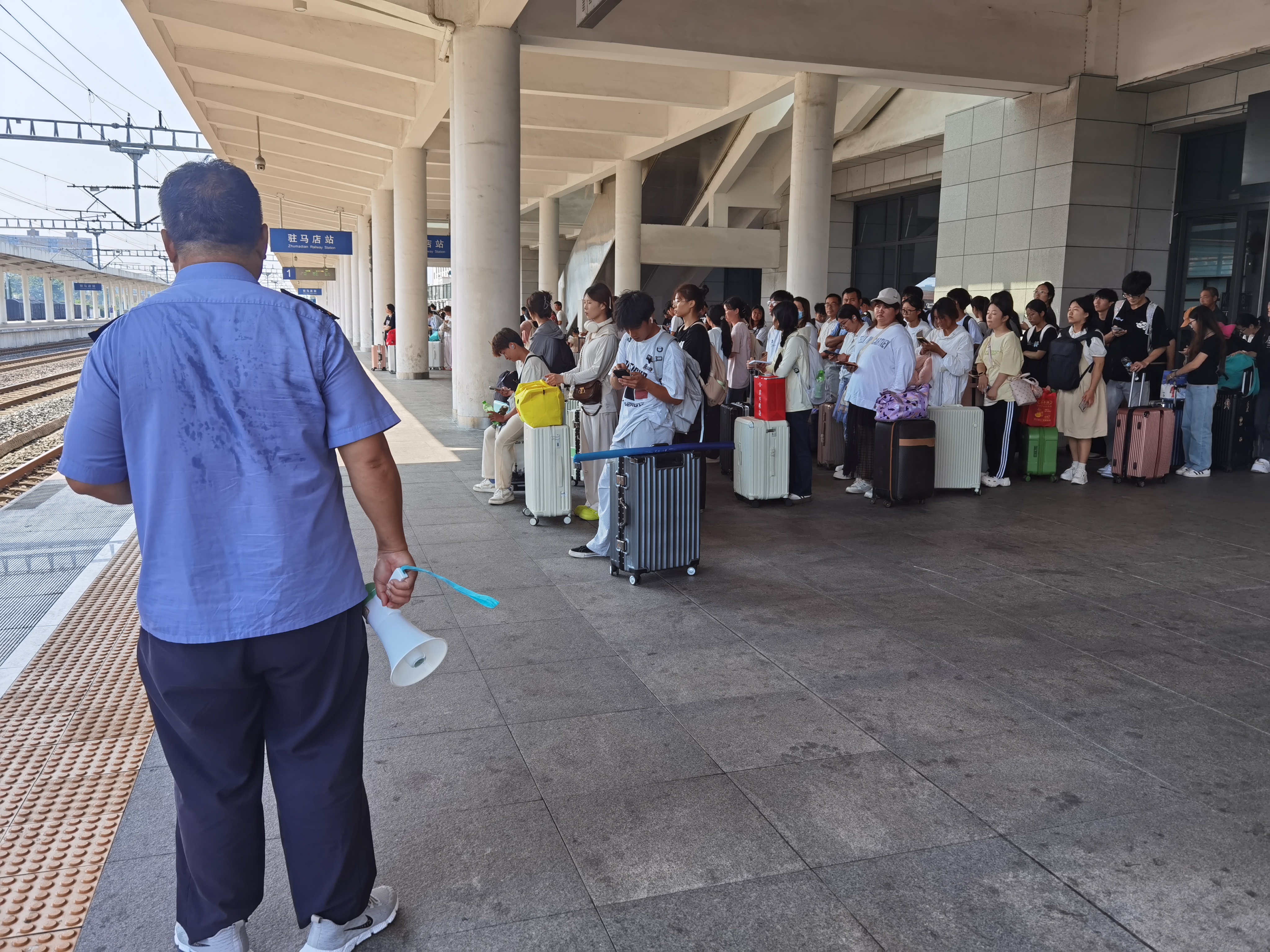 新政策来了！驻马店车务段多措并举保障学生旅客出行