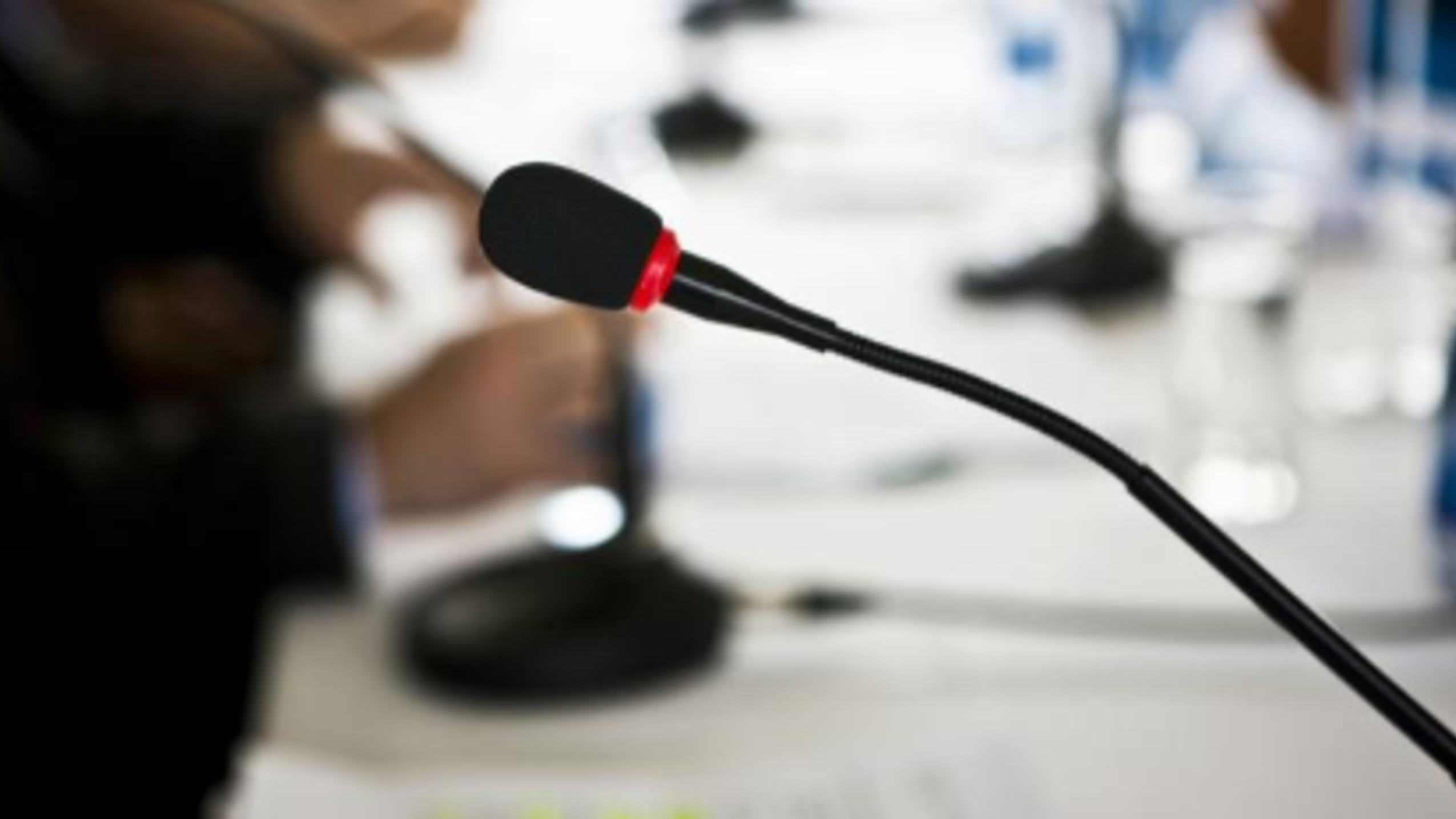 习近平会见越南国家主席梁强