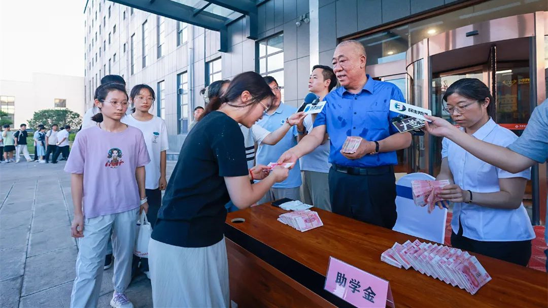 一“陆”有你丨“红包司令”崔培军：分享，是另一种富裕