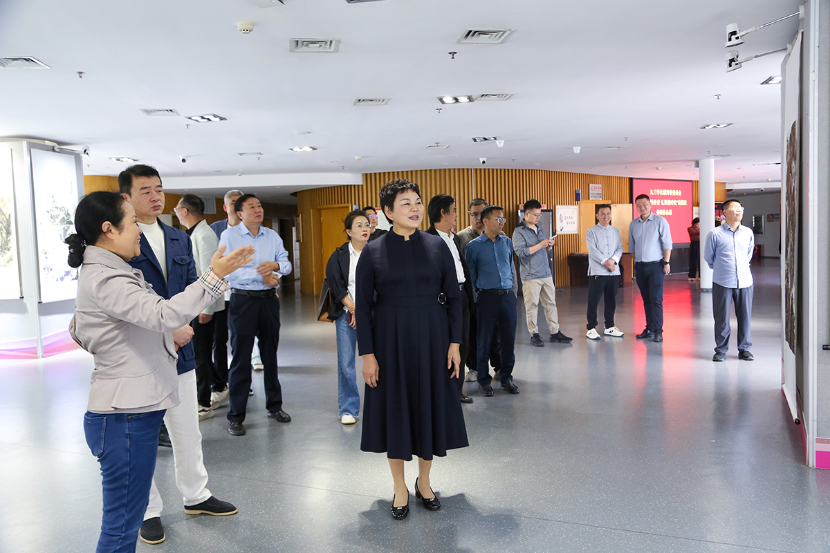 “妙笔绘丹青 礼赞新时代” ——九三学社漯河市委会成功举办迎国庆书画作品展