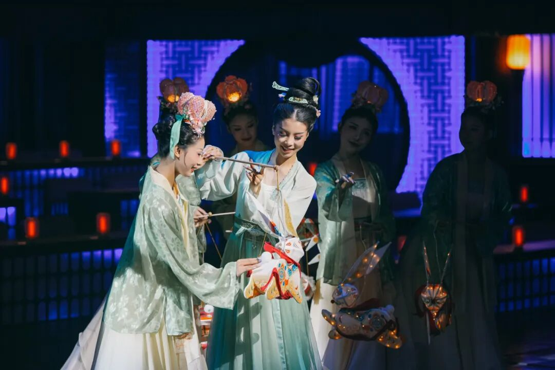 中秋团圆时丨清明上河园：非遗演艺狂欢节邀您共赴双节之约