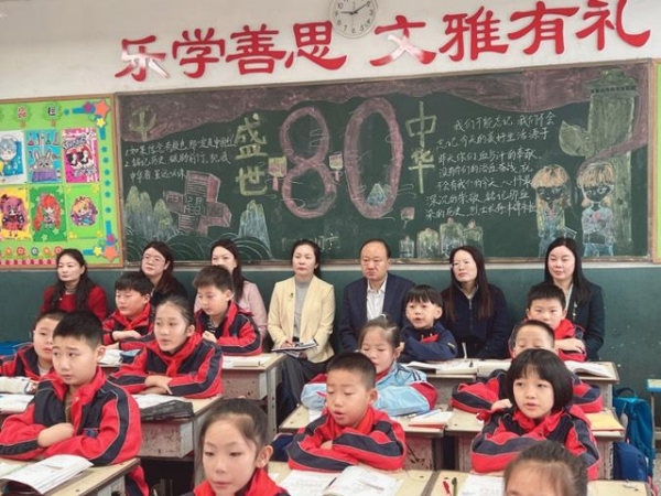 平顶山市卫东区：教学视导“把脉”课堂 精准服务赋能教师成长