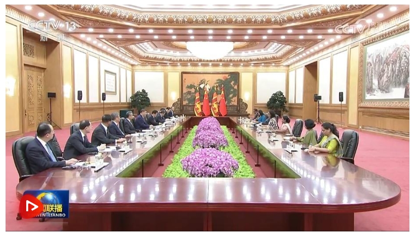 习近平会见斯里兰卡总理阿马拉苏里亚