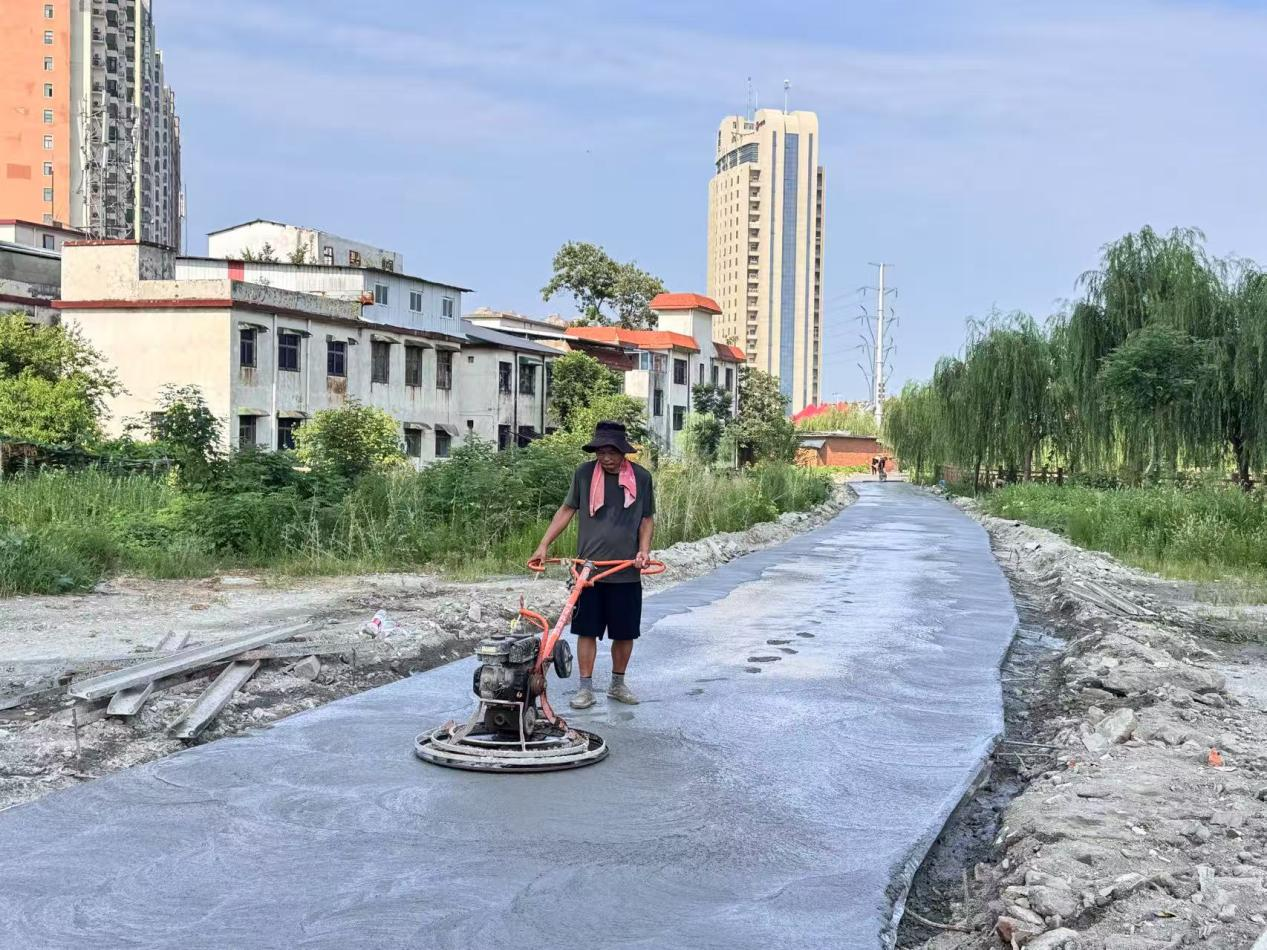 信阳市浉河区：硬化“脚下路” 温暖“居民心”