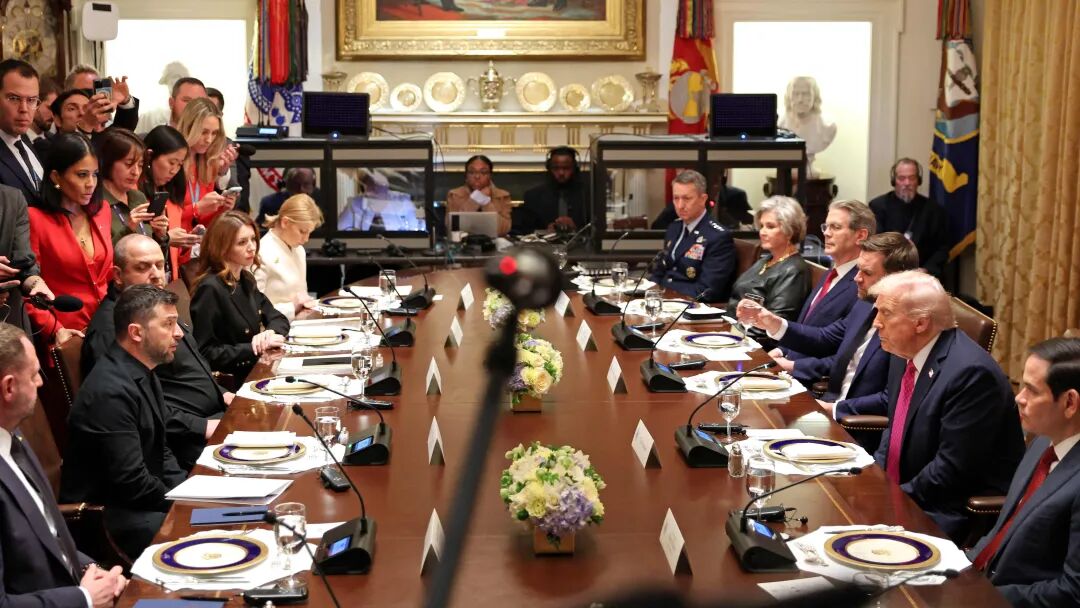 泽连斯基穿上正装 特朗普：我很喜欢