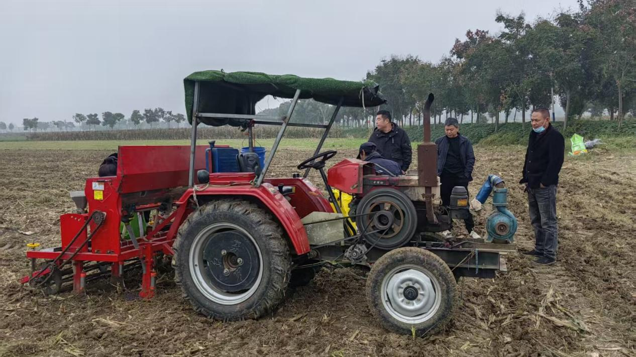 新蔡县化庄乡：奏响秋播“丰收序曲”