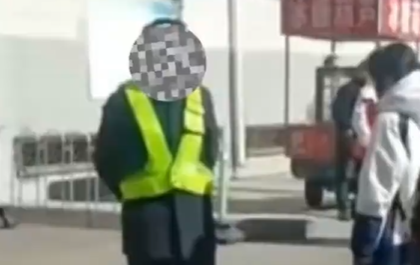 学校回应女生买淀粉肠被拿走钥匙：已成立工作专班