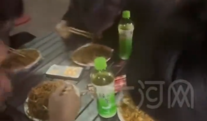 河南学生党的深夜食堂：3元就管饱，老板还免费送豆浆