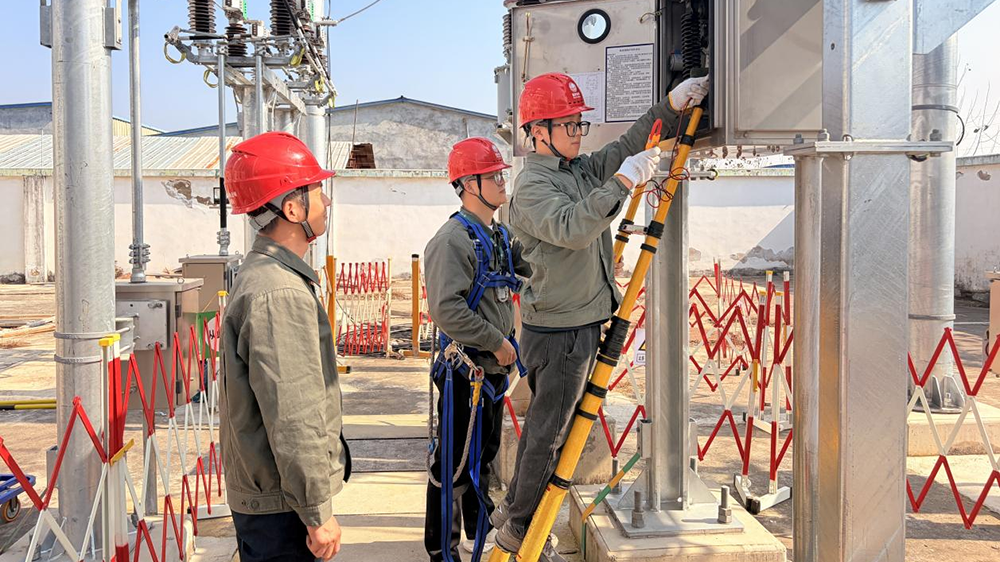 确山供电做好“秋检”迎峰度冬