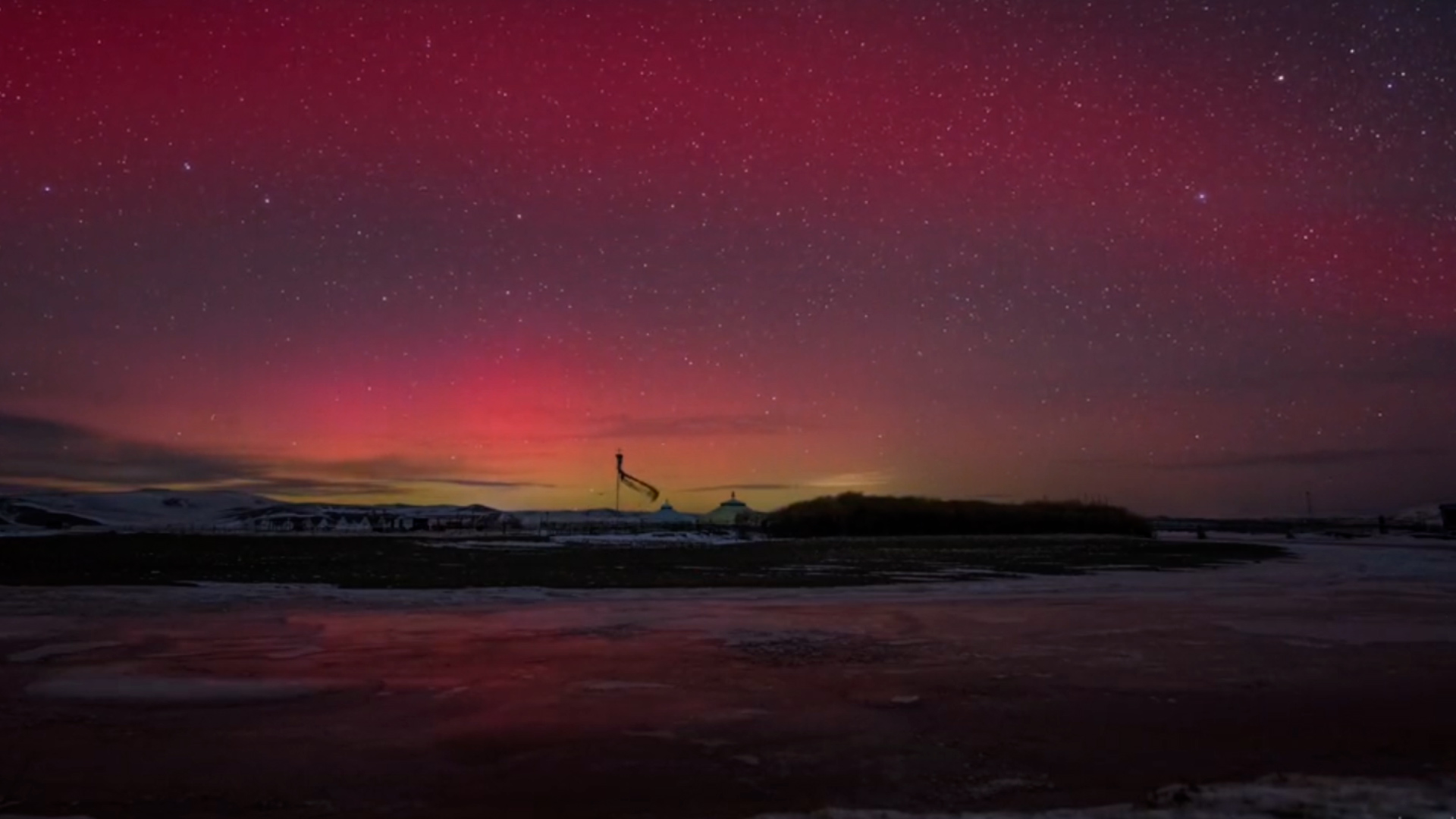 根河市出现红绿极光奇观，现场观测者：颜色十分罕见非常漂亮