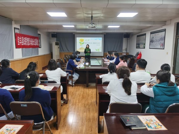 灌溉生命的智慧种子——宝丰县妇幼保健院开展“智慧父母公益讲堂”