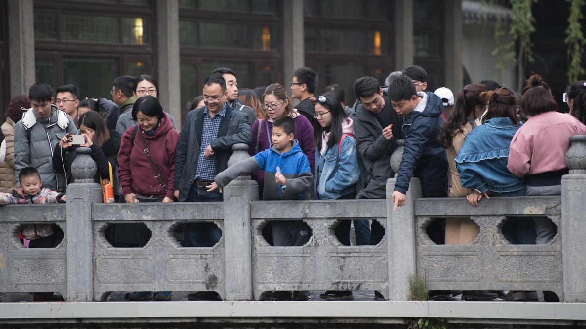 秋假带火淡季旅游市场：多地景区齐发门票约满公告