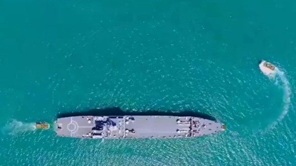 东部战区发布抢滩利器高清画面：05式两栖突击车来了!