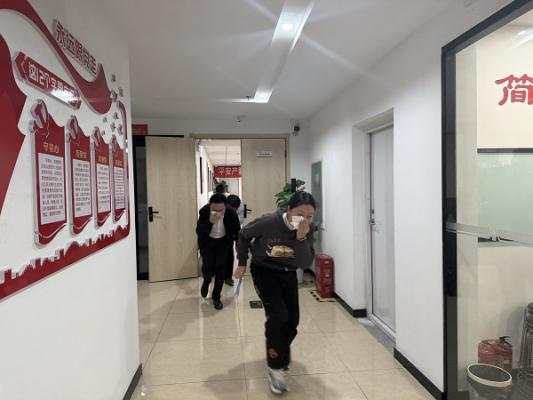 筑牢安全防线 护航稳健发展——平安产险信阳中心支公司开展消防安全培训