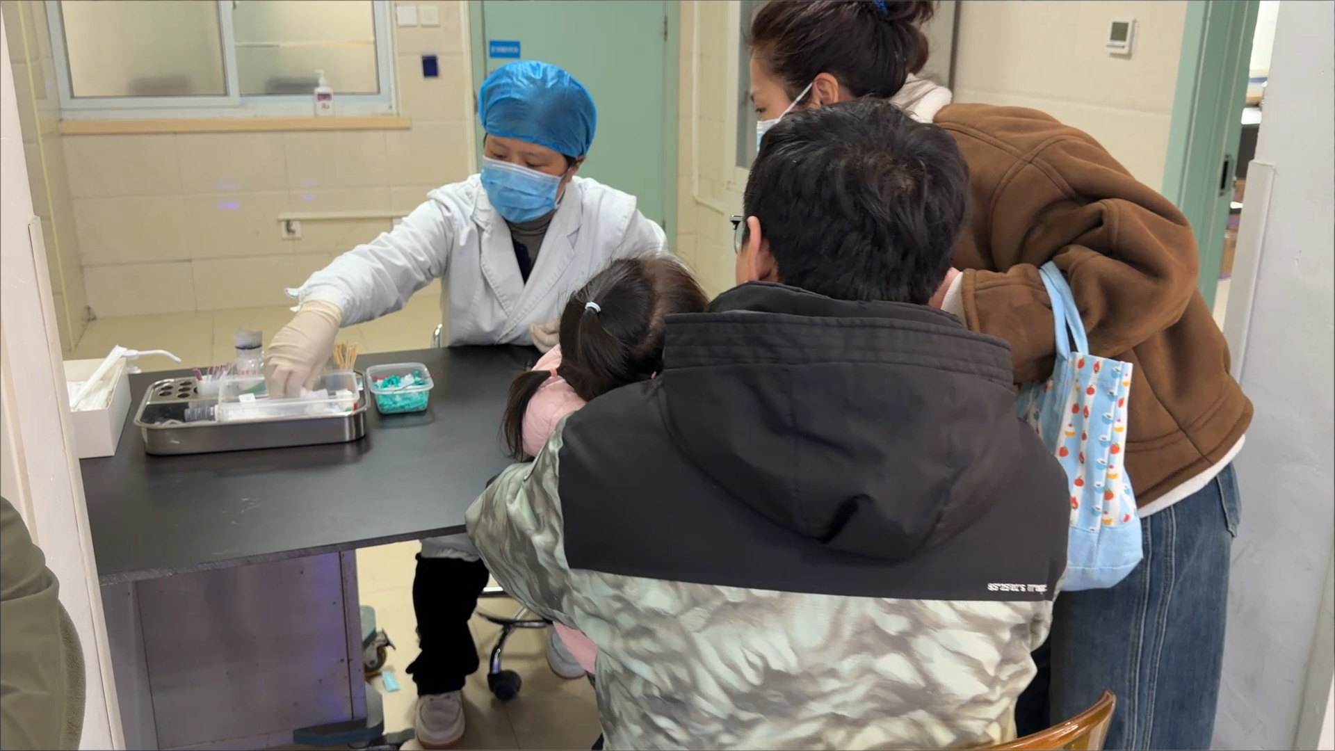 甲流高发期咋防治？记者实探儿科