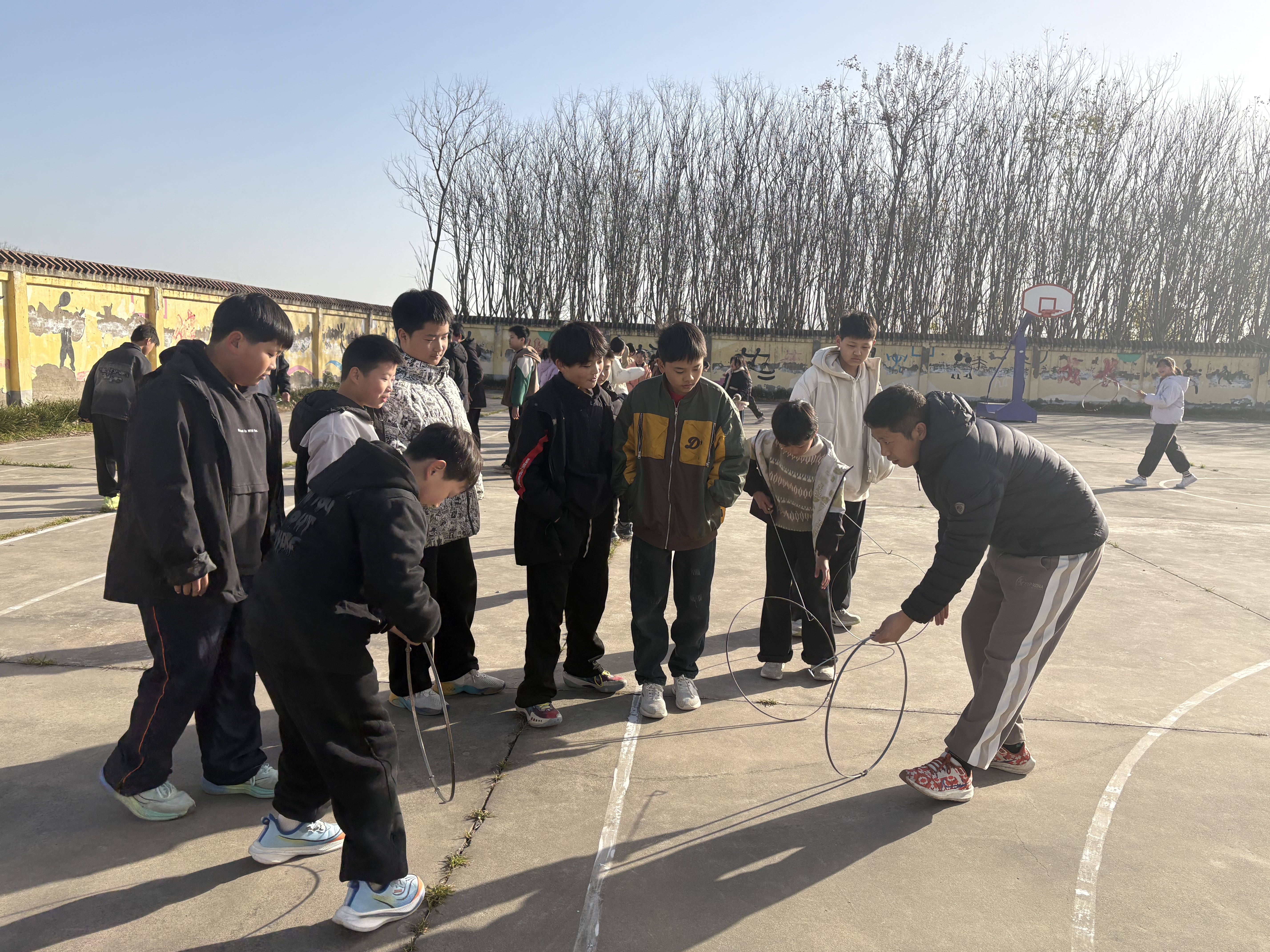 许昌市东城区实验小学赴鄢陵开展帮扶乡村少年宫活动