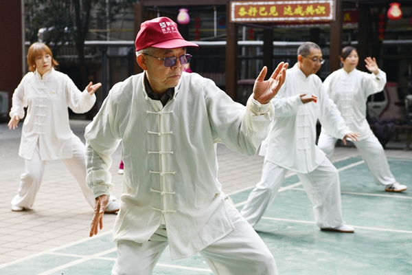 平顶山市卫东区华西社区老年大学：银龄“家门口”的求知乐园