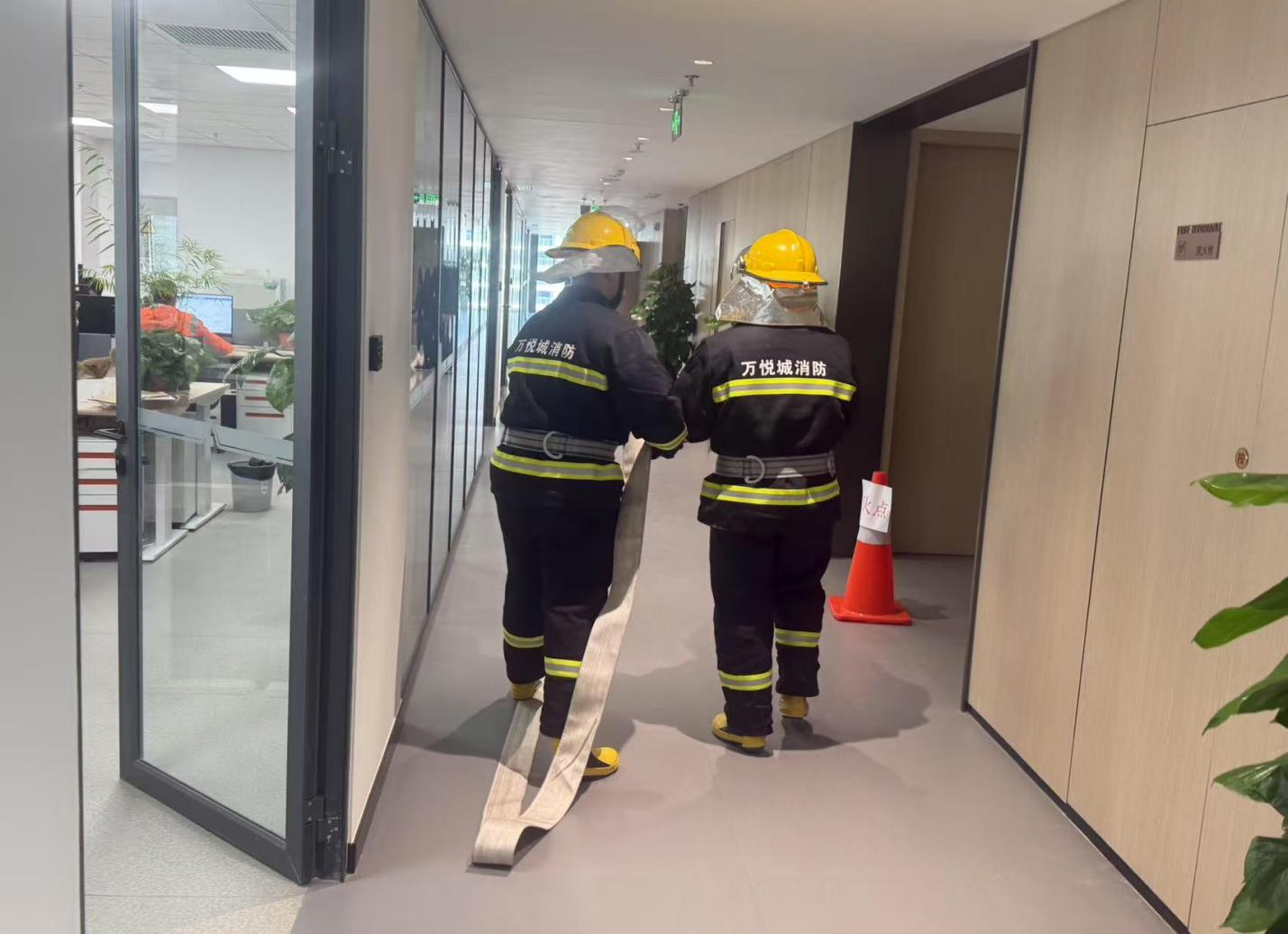 筑牢安全“防火墙”  守护企业与客户生命线——平安产险南阳中心支公司成功开展消防安全演练
