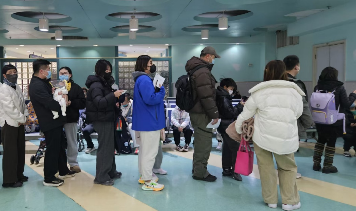 流感增多 家长带娃就医急 可避开这些“高峰”时段！