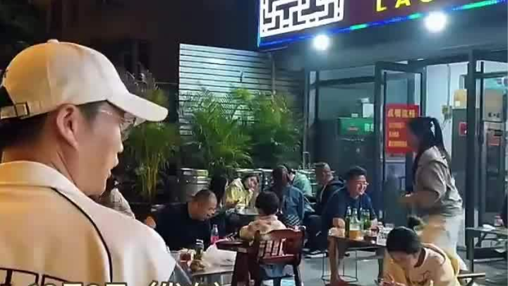 野馄饨到烤生蚝，演员王迅带你发现青岛的宝藏吃法