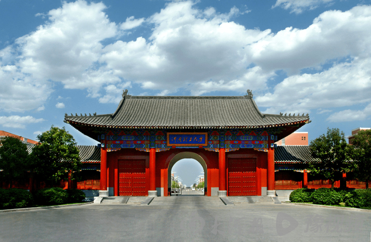 “草帽教授”陈兴义： 退休不退志，用设计智慧点亮乡村振兴之路