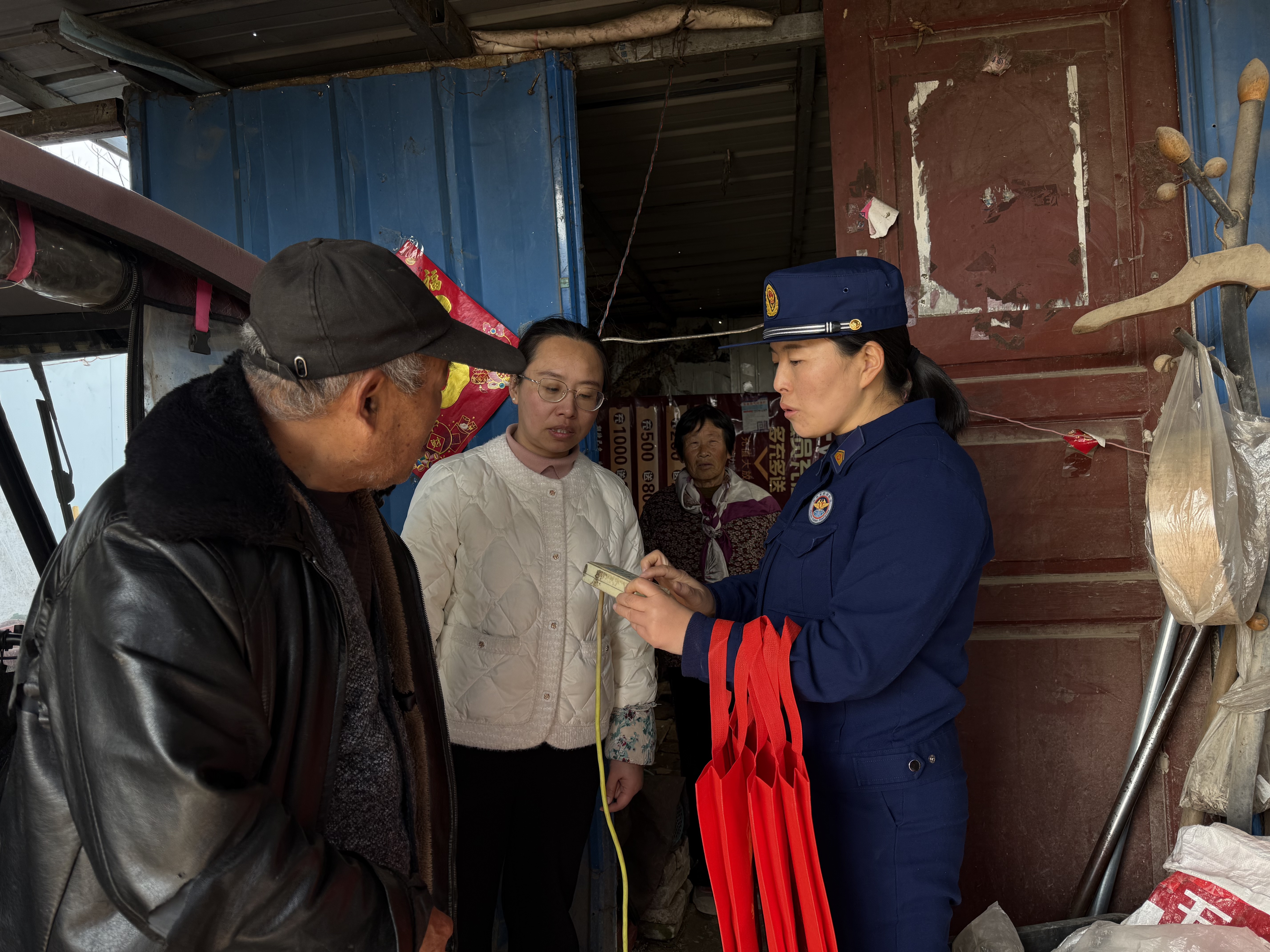 商丘市睢阳区消防救援大队靶向开展弱势群体消防宣传活动