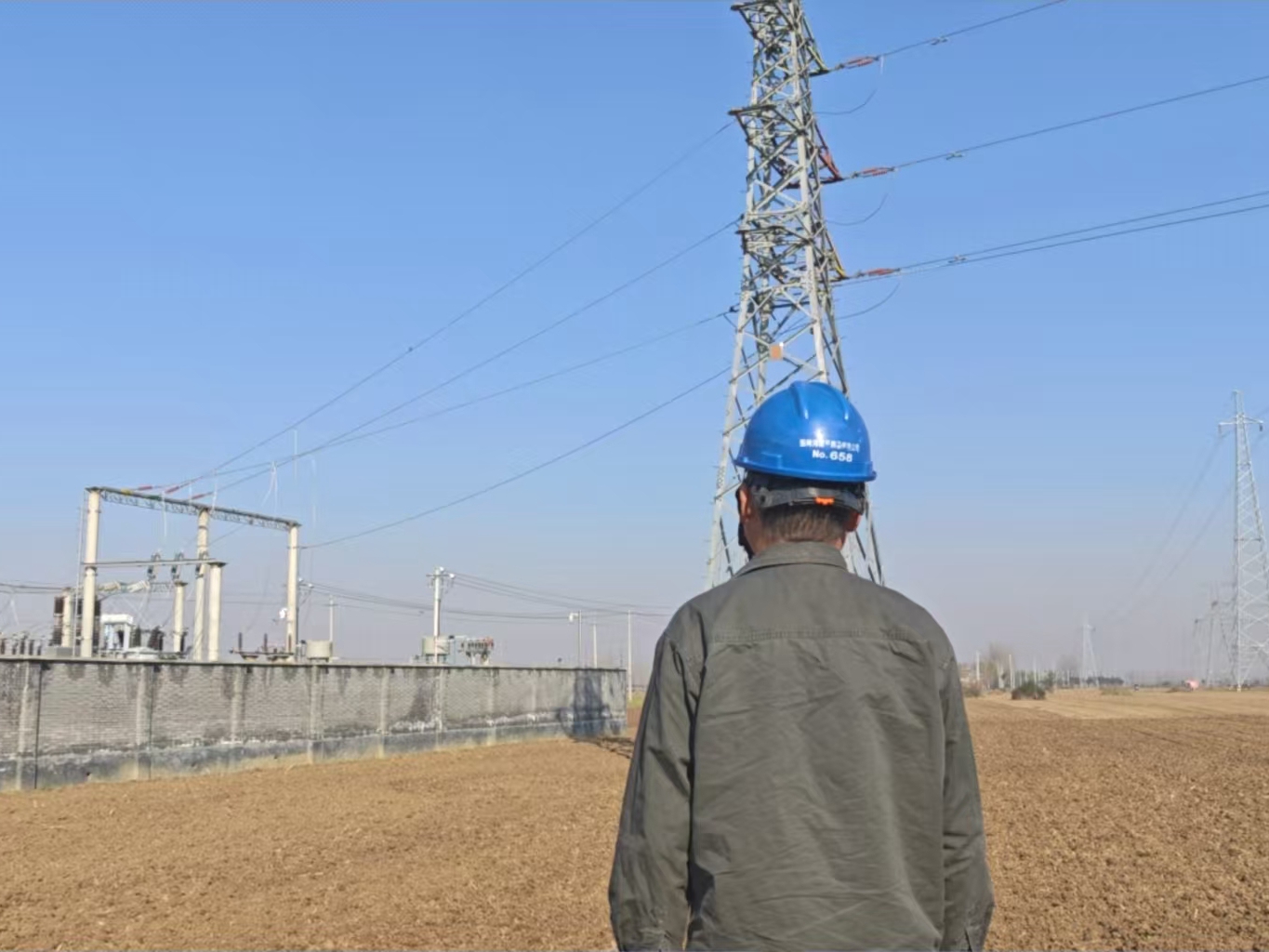 平舆供电公司：寒潮特巡除隐患   保障群众温暖用电