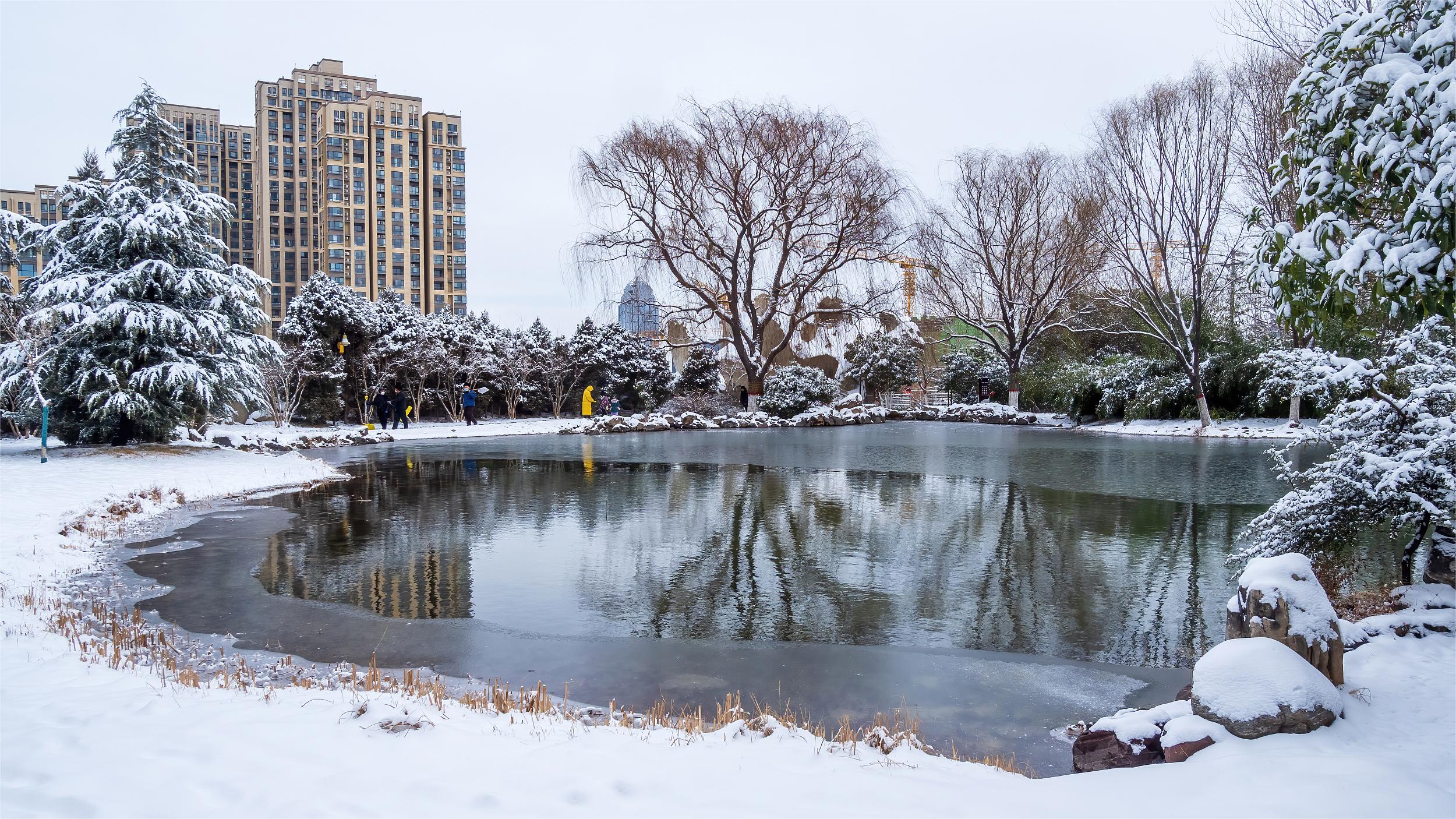 郑州市气象台发布暴雪蓝色预警