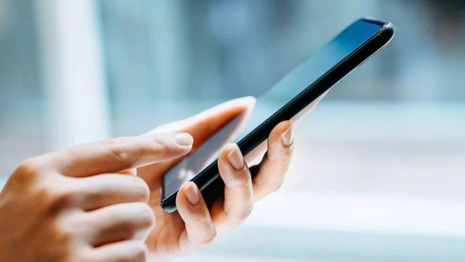 1人泄密，被3个群转发，近百名同事无人制止……追责