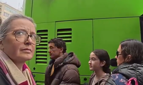 男子在意大利说中文被本地阿姨回复，网友：学中文就为这一刻