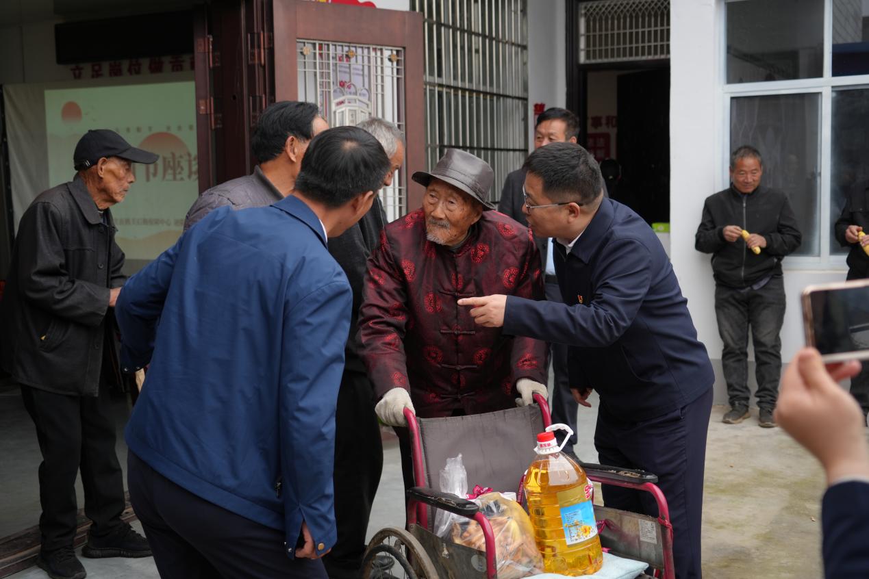 驻村札记 | 把根扎进泥土里