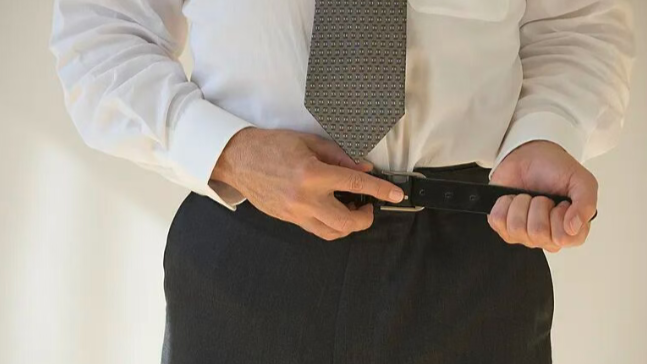 裤子提到这个位置，可能伤脾胃？专家：更关键的是这点