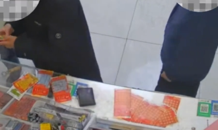 两男子启动“零成本致富计划”偷彩票，不料1小时后就被抓