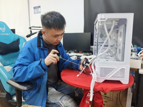 平顶山市卫东区：众创空间赋能发力 云上鹰城数字经济产业园已入驻企业60家