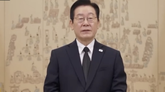 韩国济州航空客机失事一周年 李在明再次致歉