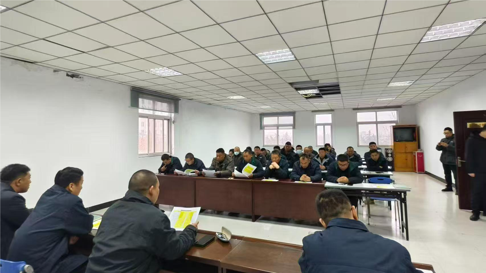 国网新郑市供电公司：筑牢安全生命线 扛起责任勇担当