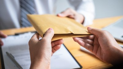 许昌市纪委监委通报三起违反中央八项规定精神典型问题