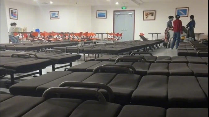 昆明机场过夜休息设男女分区，网友建议全国普及