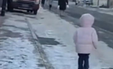 谁也不相信谁！但都是好心人！这群东北人的举动好暖