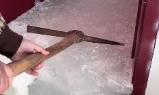 东北忘关水龙头家里变“冰山” 这是真的冻结固定资产