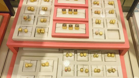 一颗转运珠贵300元，周生生涨价