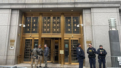 遭美强行控制后首次出庭 马杜罗：我无罪