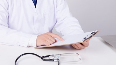 江苏盱眙通报“助产士剪脐带时剪断新生儿手指”事件