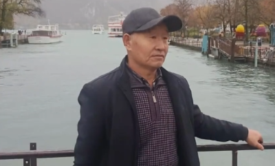 大爷拍的素颜巴黎火了，无美颜的塞纳河被戏称为“村头水沟”