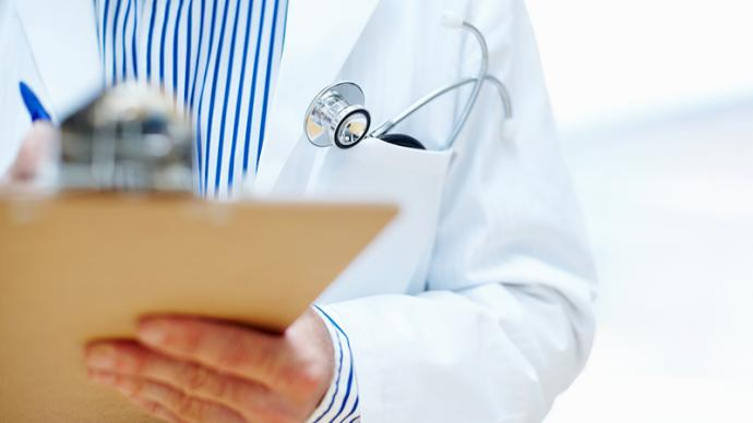 血管里取出的“碎肉”是血栓？身体出现这4个信号，千万别拖