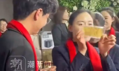 21岁金店老板给员工每人发1克黄金，还额外发了几十万奖金