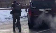 美国市长爆粗口让移民局特工滚出去 复盘射杀美国公民全过程